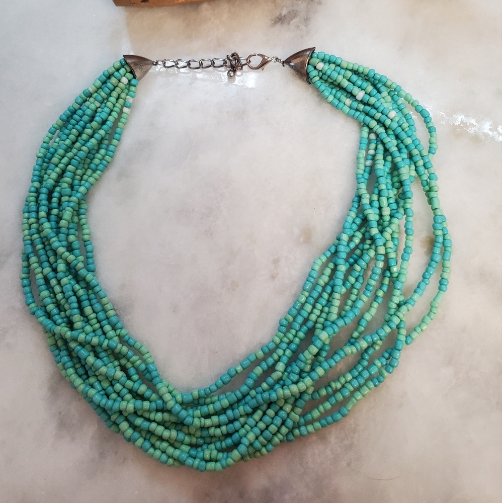 Beautiful Beaded necklace with silvertone clasp